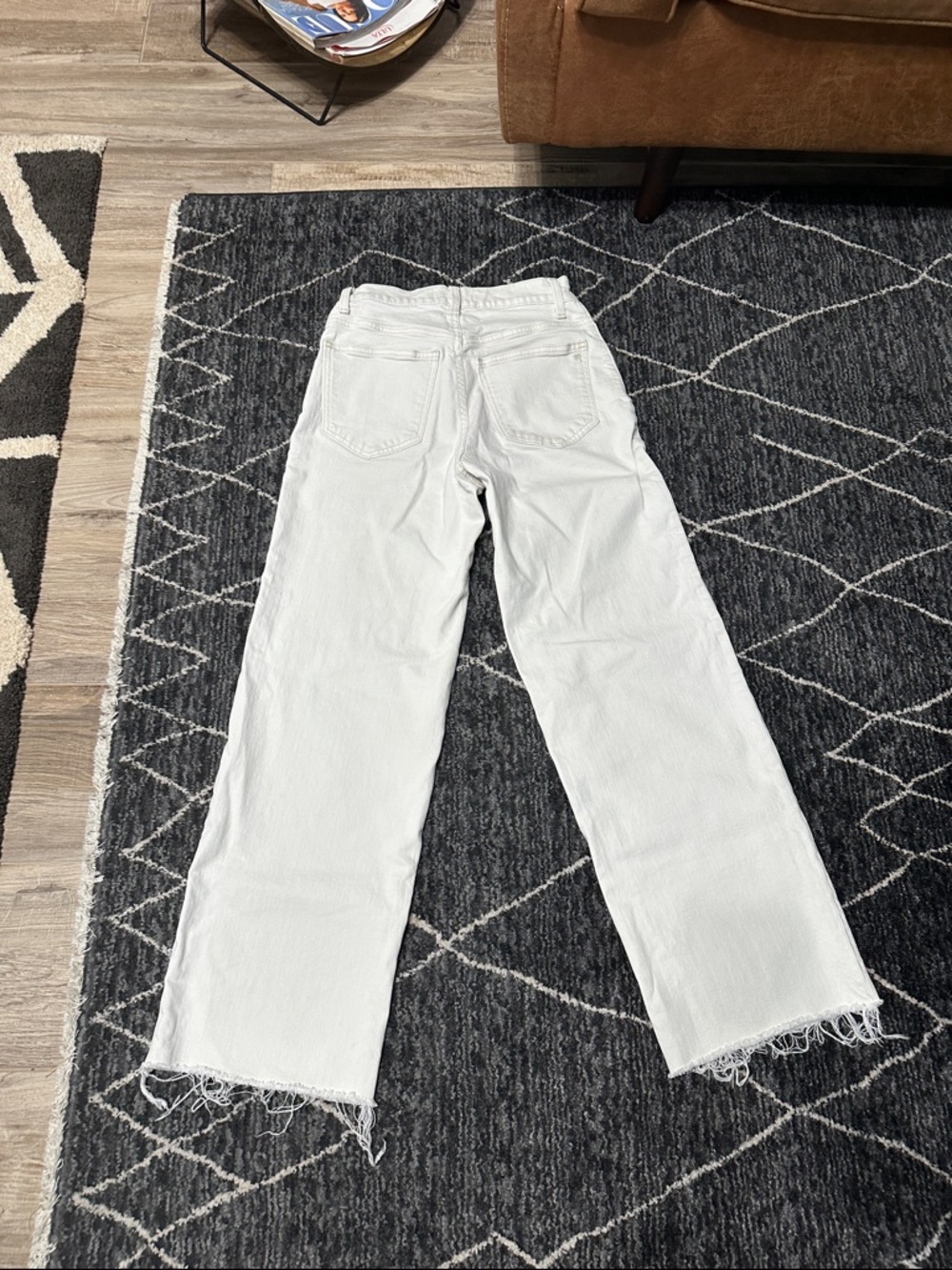 Madewell White High-Rise Wide-Leg Jeans with Raw Hem - Picture 4 of 5